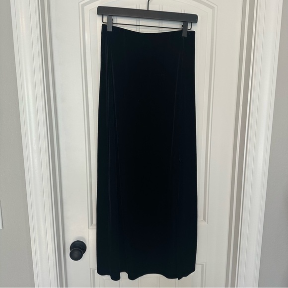 Vintage Maxi Skirt Velvet Black Gothic Modest Long Whimsigoth Size Medium - Picture 3 of 7